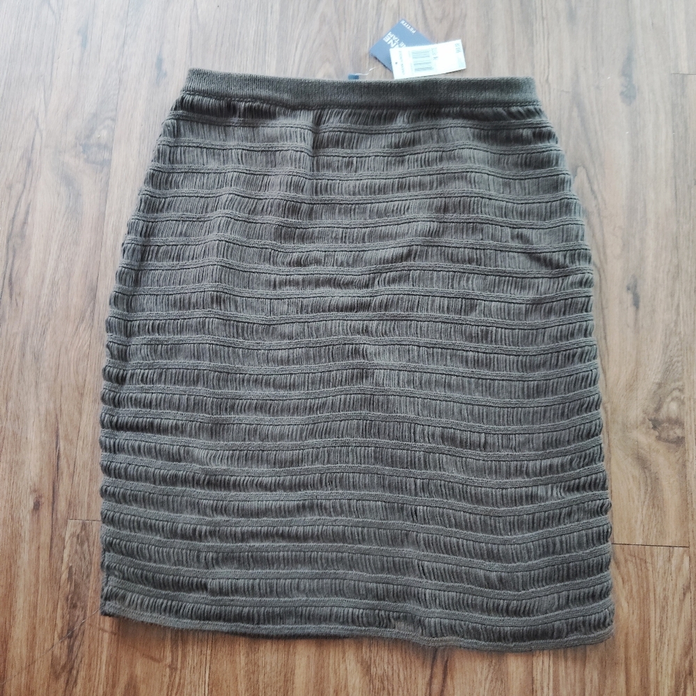 Elegant Textured Army Green Skirt